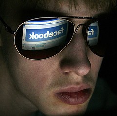3292899689_e2a741fb4c_m utrata pracy, zwolnienie dyscyplinarne, prawnicy i social media